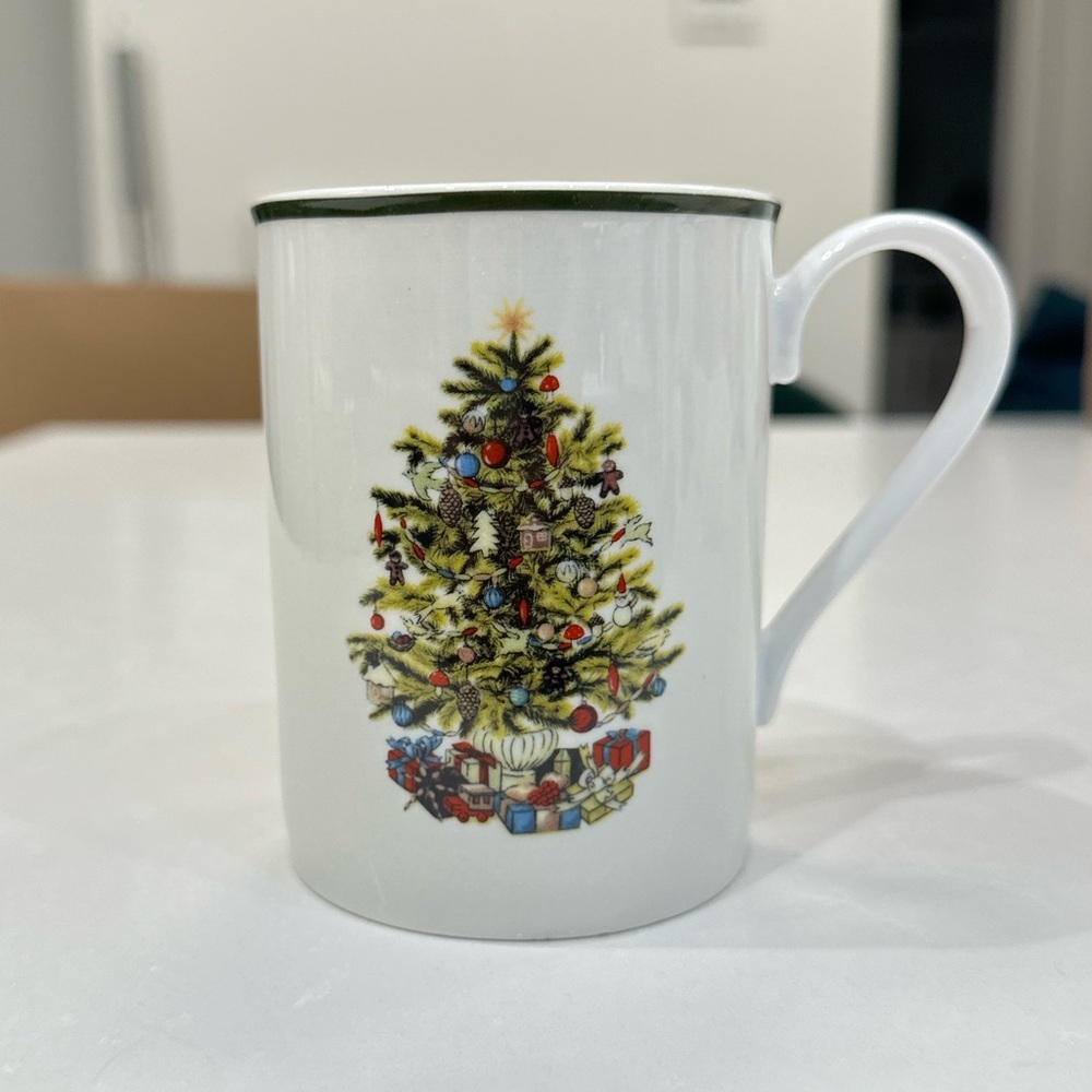 MSE Beautiful‎ Porcelain Christmas Tree Mug